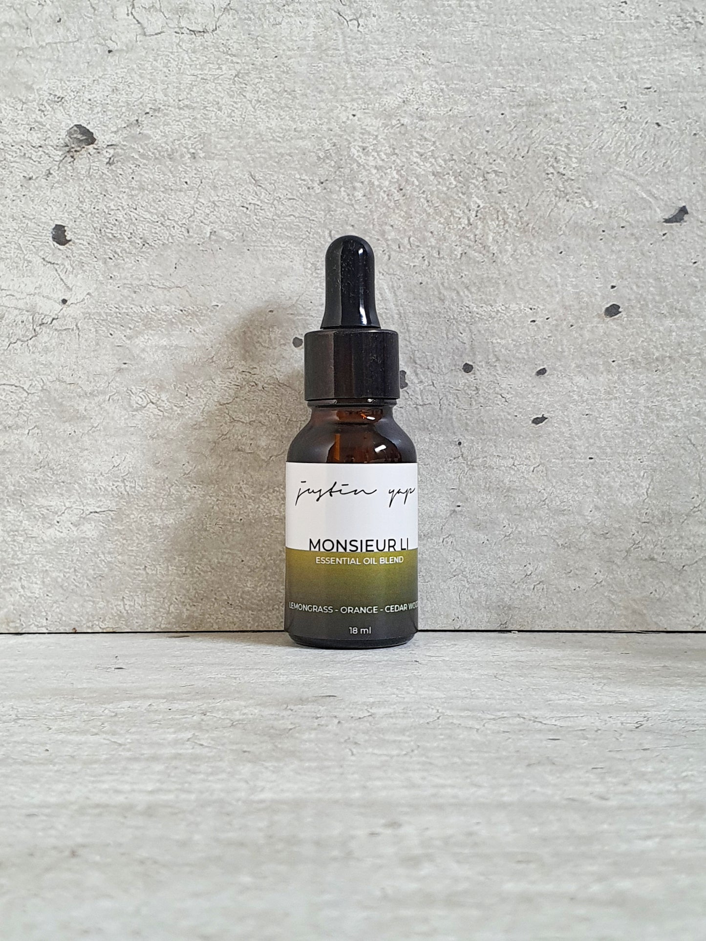 Monsieur Li Essential Oil Blend