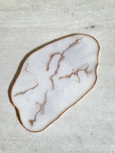 將圖片載入圖庫檢視器 Hand Painted Marble Geode Resin Coasters (Set of 3)
