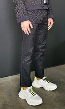 Load image into Gallery viewer, Logan slim jacquard pants
